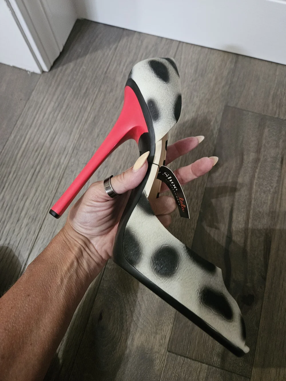 Decorative High Heel Wine Bottle Holder With Red Stiletto Heel